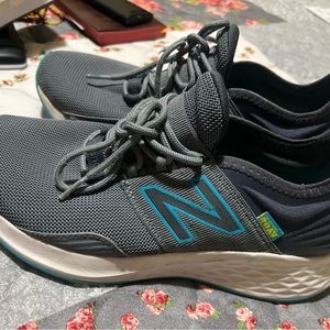 Woman’s sneakers in size 8